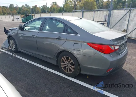2014 Hyundai Sonata z USA, uszkodzony, nr VIN 5NPEB4AV3EH869668